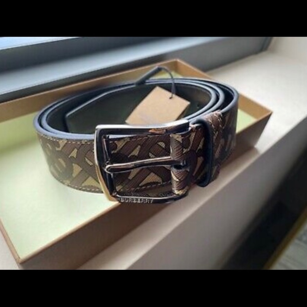Brand new in box Mens Burberry Belt. Size 40